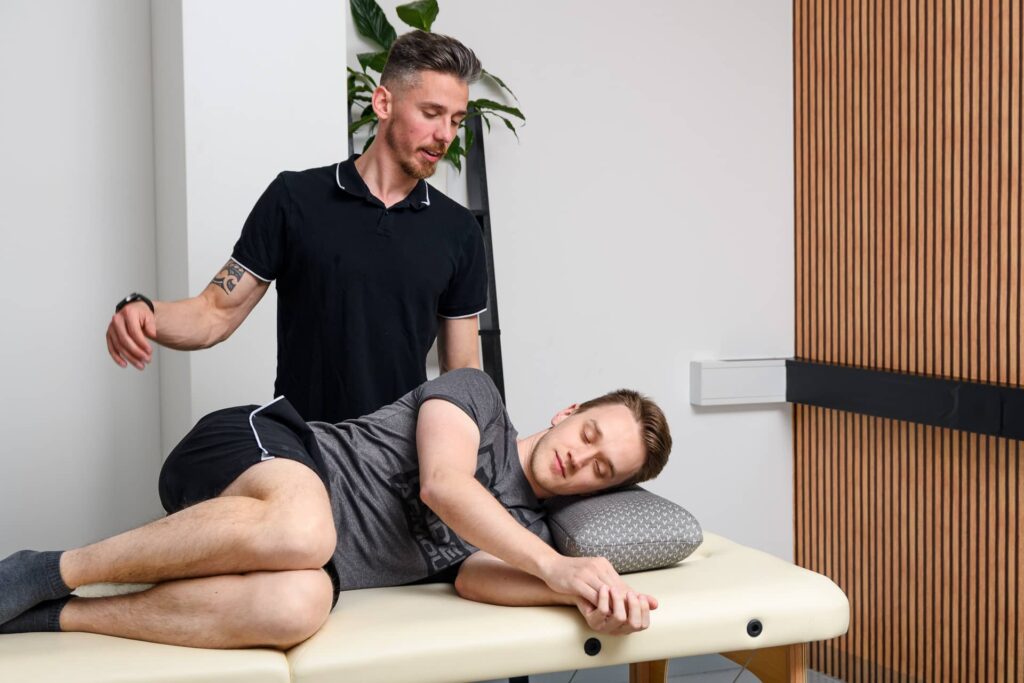 Manualno gibalna terapija in osebno trenerstvo.